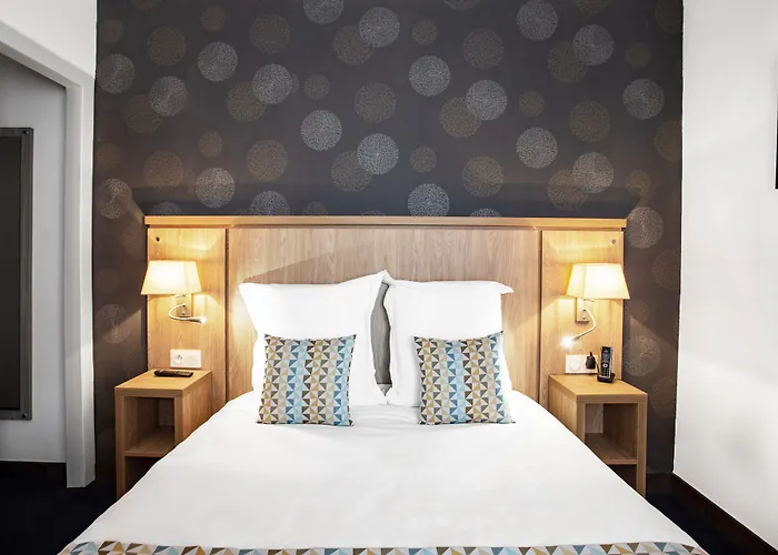 Logis La CaravelleHotel Toulouse