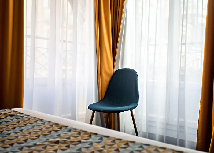 Logis La CaravelleHotel Toulouse
